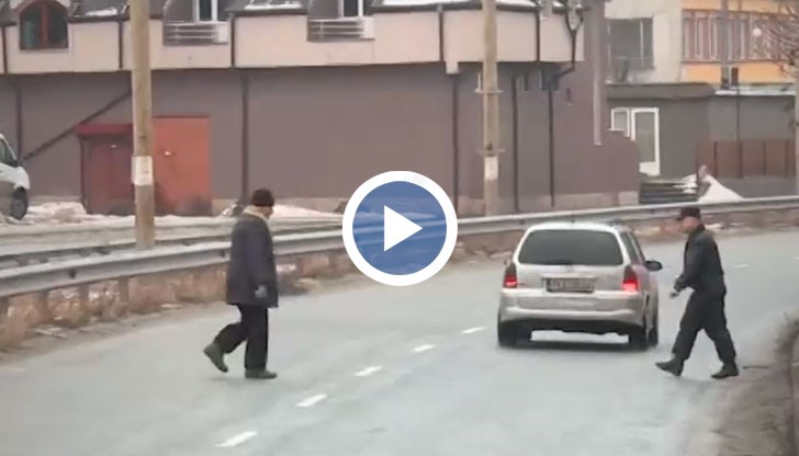 Стотици хора залагат живота си на карта, докато пресичат мантинелите на пернишката скоростна магистрала