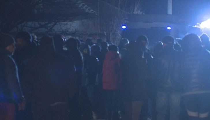 Жандармерия спря 300 човека да нахлуят в ромската махала