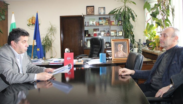 Губернаторът на Русе се срещна с правнука на великия поет