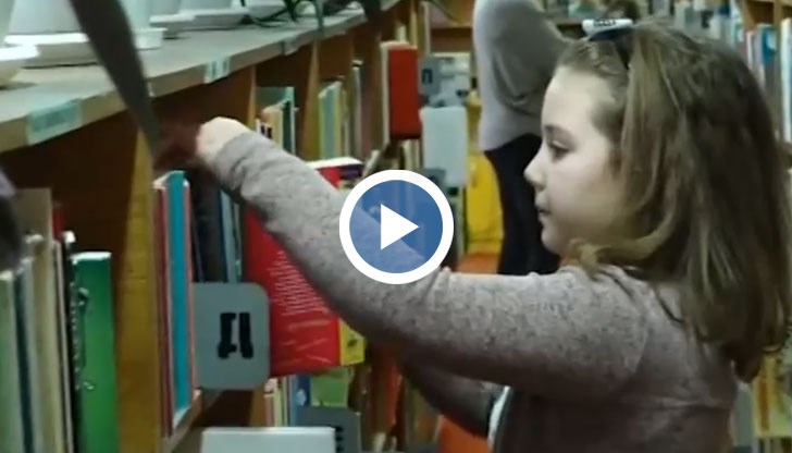 Като всяко дете на нейната възраст, тя обича приказните герои