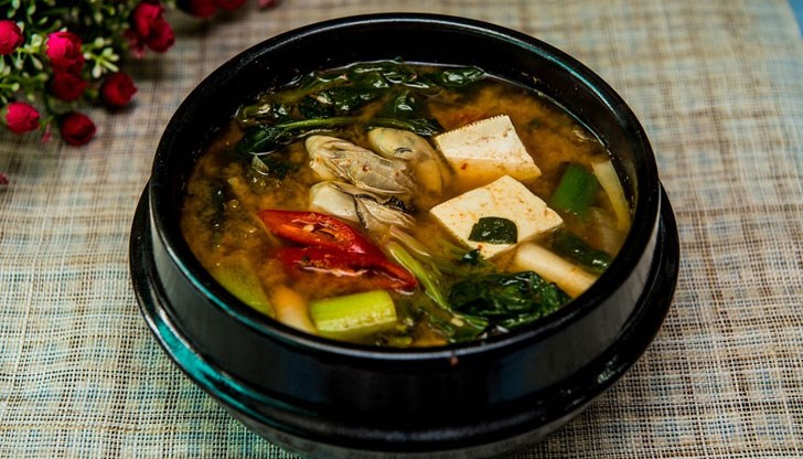 Мисо е традиционна японска подправка, която пречиства организма от вредните храни и подсилва имунната система