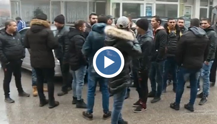 Фирмата не е подновила договорите си с двама от големите си клиенти на Запад