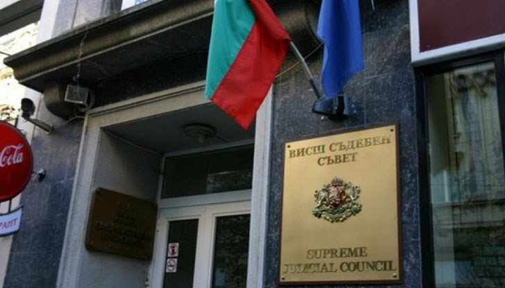 Заплатите във върховните съдилища и прокуратури ще станат 4425 лева Заплатите във върховните съдилища и прокуратури ще станат 4425 лева