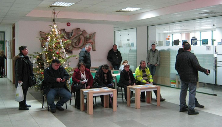 Четиридесет годишна русенка подаде в офиса на НАП в Русе първата годишна данъчна декларация за получени доходи