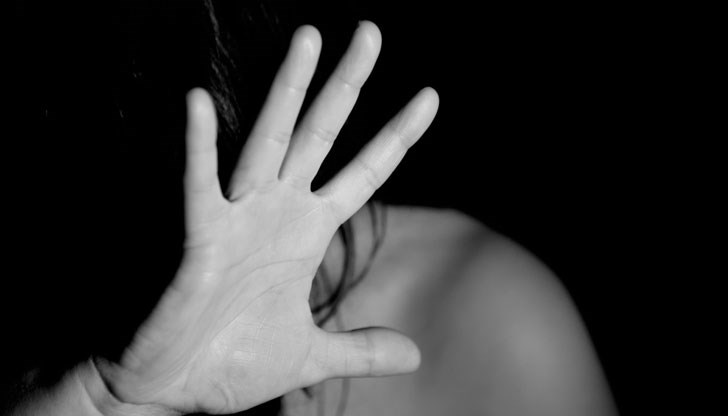 Преди 5 години е бил обвинен в изнасилване от съпругата си, с която вече е разведен Преди 5 години е бил обвинен в изнасилване от съпругата си, с която вече е разведен