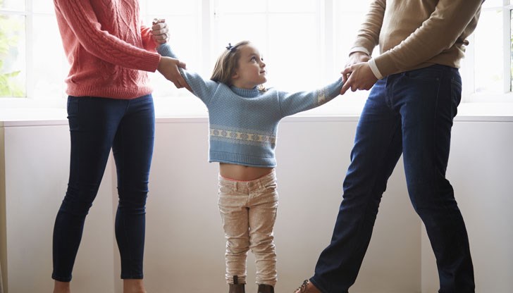 Мили майки, ако искате вашите сладки момиченца да станат кралици, позволете им преди това да бъдат принцесите на татко Мили майки, ако искате вашите сладки момиченца да станат кралици, позволете им преди това да бъдат принцесите на татко