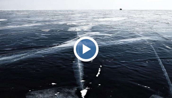 Ледът, който сковава водите му, е достатъчно солиден, за да издържи камион с тегло над 15 тона
