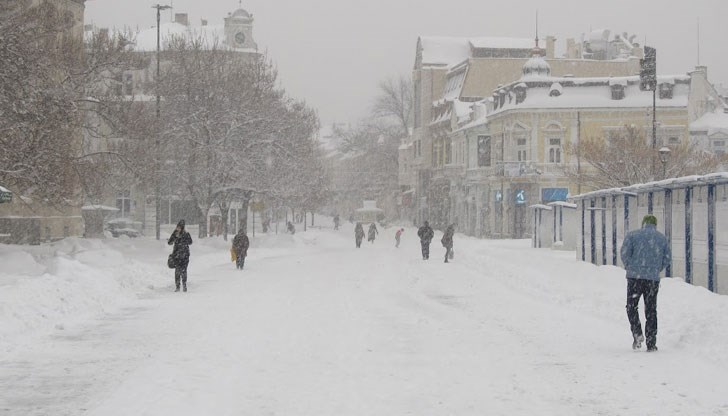 Две студени вълни започват от утре и ще продължат поне седмица. Затопляне чак на 9 януари Две студени вълни започват от утре и ще продължат поне седмица. Затопляне чак на 9 януари