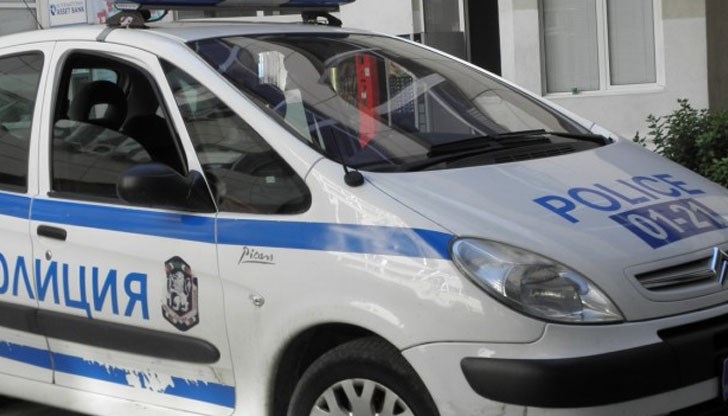 Охранители и екип на полицията се наложило със сила да изведат нападателите