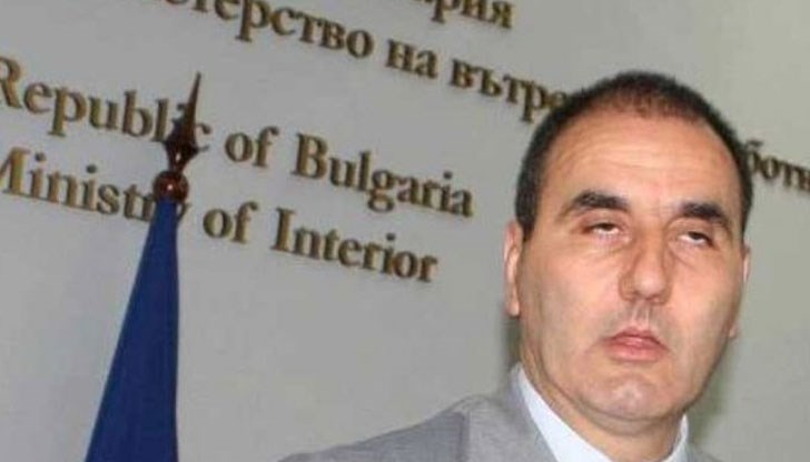 Примитивният му мозък все още не осъзнава огромните щети, които е нанесъл Примитивният му мозък все още не осъзнава огромните щети, които е нанесъл