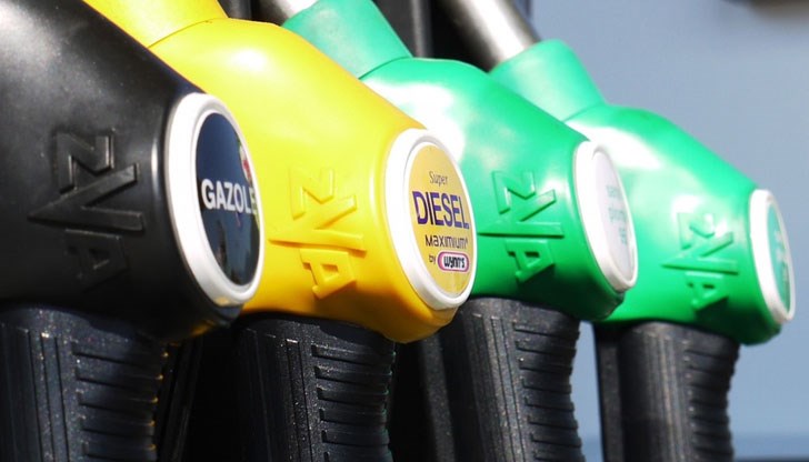 Парламентът ще решава днес дали да отложи с 6 месеца спорните промени в Закона за горивата