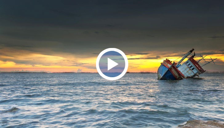Товарен кораб с 13 души потъна в Черно море край Турция