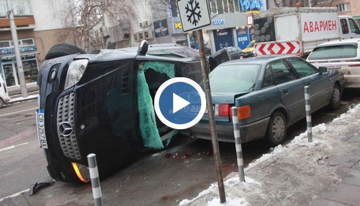 Шофьорът е откаран в болница