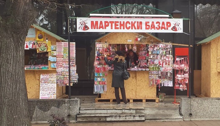 Община Русе регламентира със специална заповед местата за продажба на мартеници в дунавския град