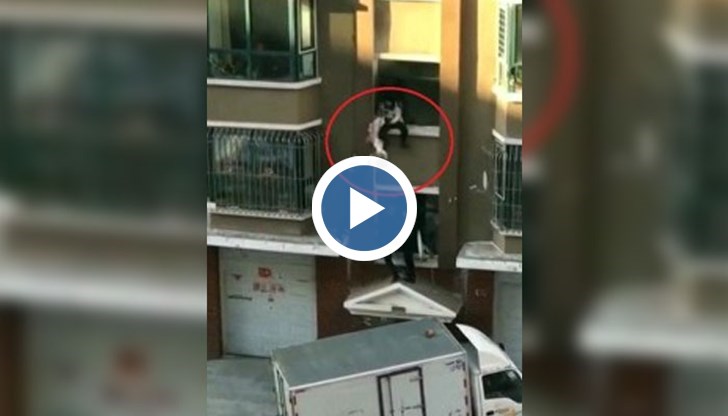 Доставчик се превърна в герой