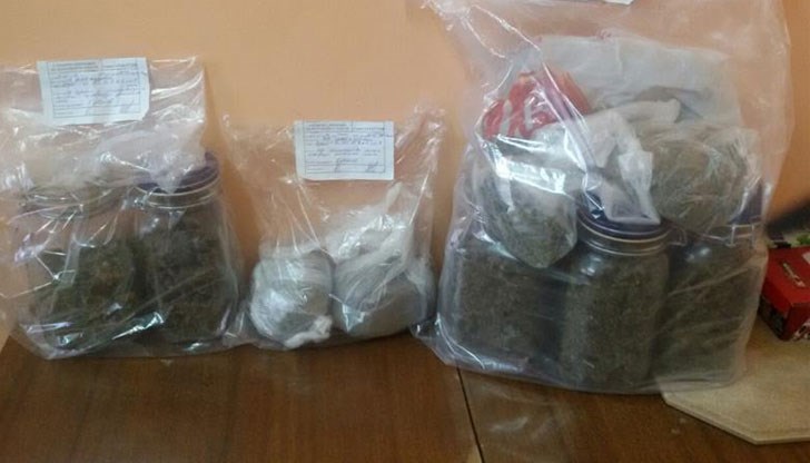 В автомобила и жилището на 44-годишния столичанин е открита марихуана