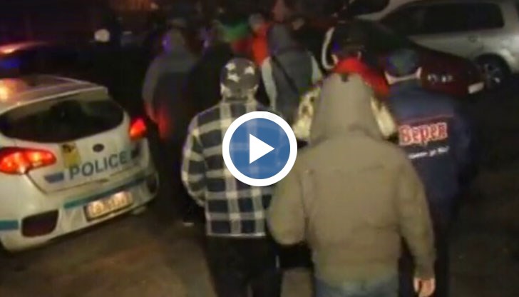 Жителите на селото настояват да продължи събарянето на незаконните постройки в ромската махала