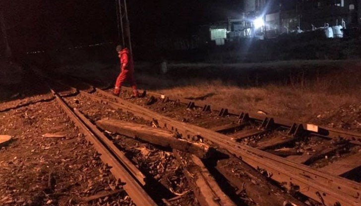 Има поражения по целия коловоз в разстояние от 10-15 км