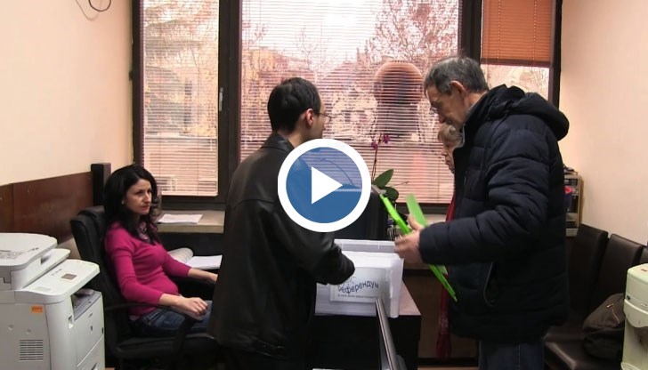 Общинският съвет е длъжен да произведе референдум по поставените въпроси, ако подписката съдържа повече от 1/10 от гражданите с избирателни права