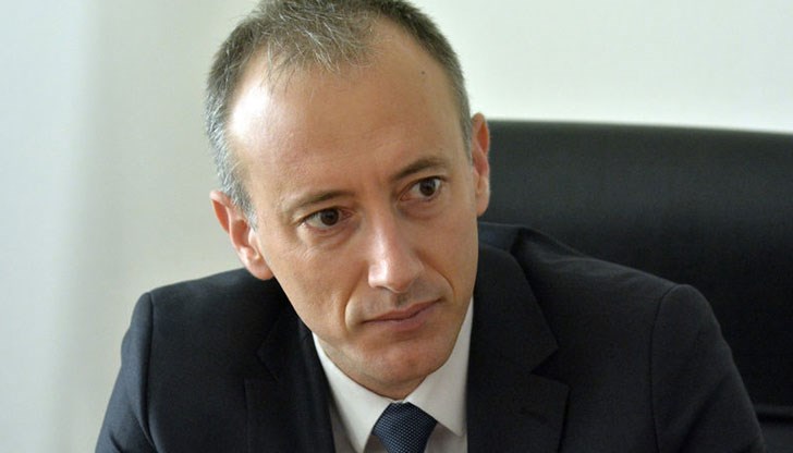 Изпитът ще бъде в две части, а не с два модула Изпитът ще бъде в две части, а не с два модула