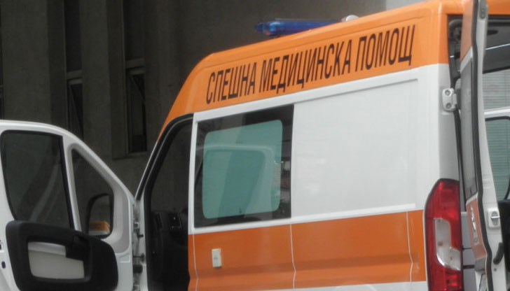 Полицаите забелязали криволичещата линейка в Дупница и я спрели