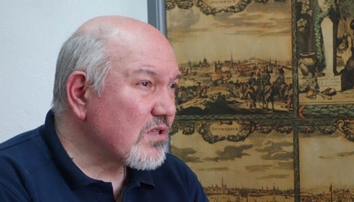 Слава Богу, че има такъв човек.