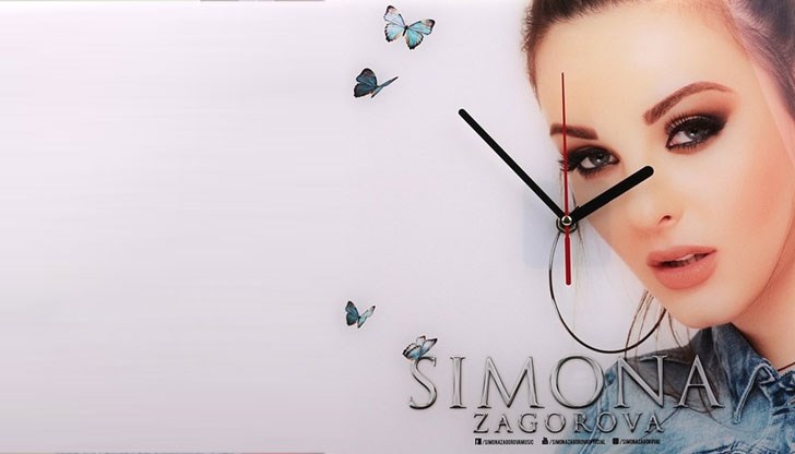 Симона Загорова се харчи за 25 лева в личния сайт на популярната си майка