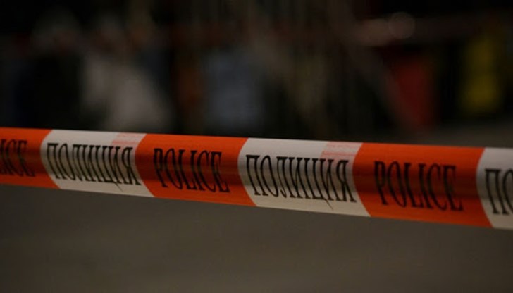 Полицаите заварили мъжа с примка около врата