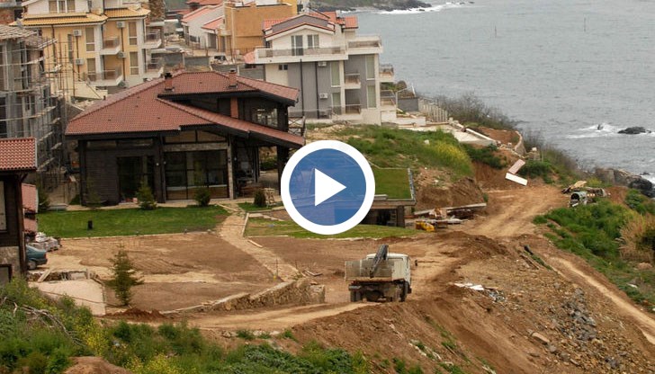 На плажа до Алепу е започнало строителството на ваканционно селище върху 20 декара
