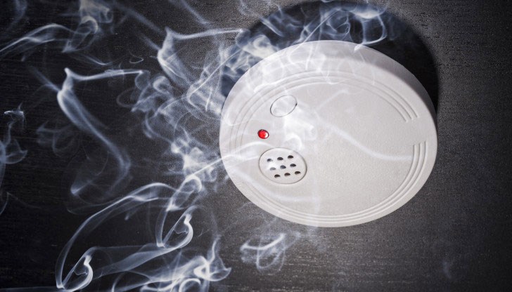 Малко след 7 часа противопожарната аларма в Акушеро-гинекологичния комплекс към УМБАЛ „Канев“ се включила