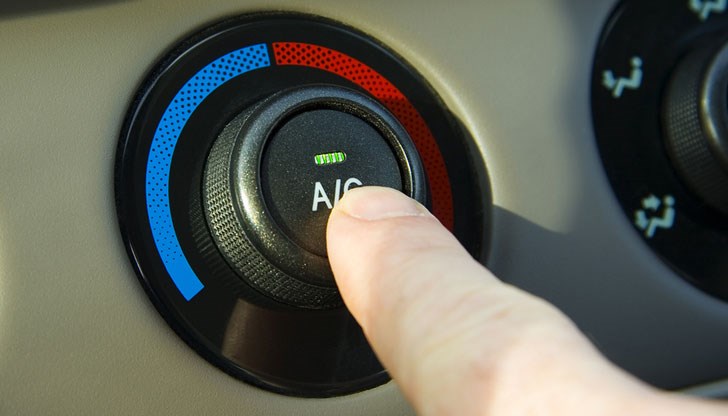 Всъщност климатичната инсталация на колата трябва да се включва и през студените месеци от годината