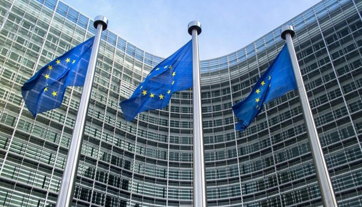Европейската комисия днес отправи едно след друго 6 предупреждения за наказателни процедури срещу България