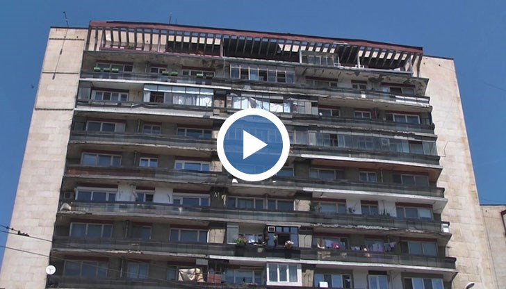 Пари за укрепване са отпуснати, но няма кой да го направи, а животите им са изложени на риск