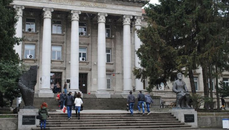 Приемът на кандидат-студенти е в 49 специалности от 23 професионални направления