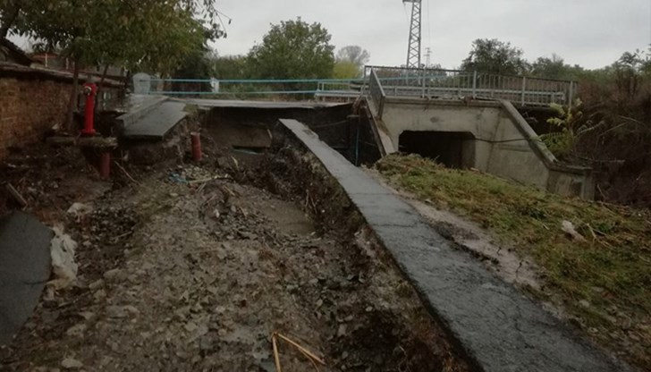 За това сигнализира синът на жена, която почина при водното бедствие в района през 2017