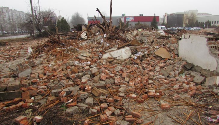 Тези дни теренът започна да се разчиства, но процедурата бе прекратена