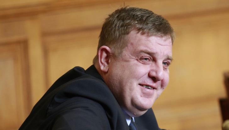 Родителите и дядото пазят в тайна името на детето Родителите и дядото пазят в тайна името на детето