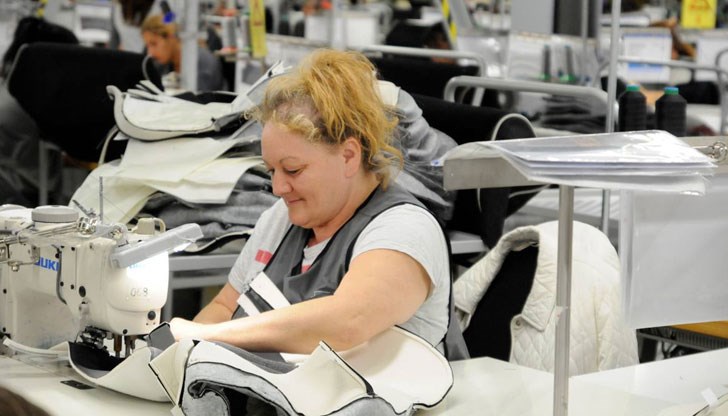 Компания има общо три завода в страната с около 1400 души персонал