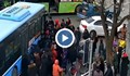 Спасиха дете, затиснато под 10-тонен автобус в Китай