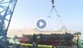 Над два часа отне разтоварването на ретро локомотива в пристанище Русе