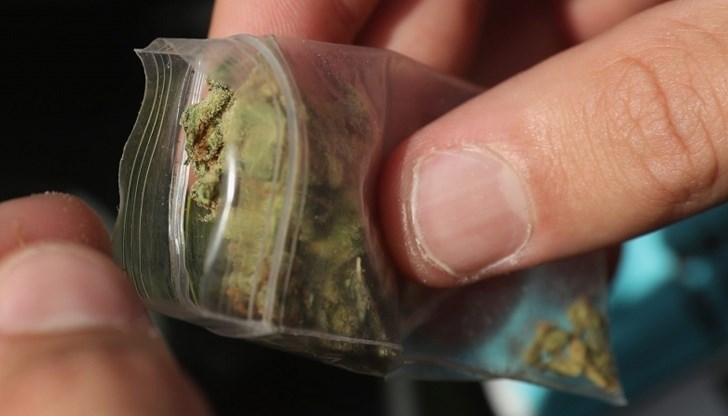 Русенецът обяснил на полицаите, че наркотикът бил за лична консумация Русенецът обяснил на полицаите, че наркотикът бил за лична консумация