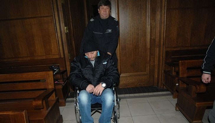 56-годишният Огнян Атанасов ще трябва да плати и 50 000 евро глоба