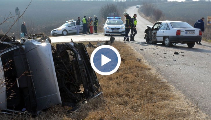 Затруднено е движението при разклона за село Божичен