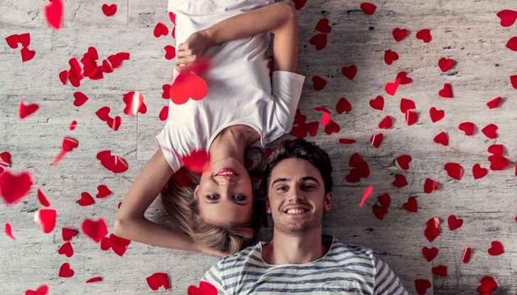 Ако имате късмета да сте влюбени във Водолей, значи няма да имате никакви затруднения с празничния поздрав Ако имате късмета да сте влюбени във Водолей, значи няма да имате никакви затруднения с празничния поздрав