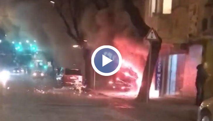 Разследват се причините за взривовете