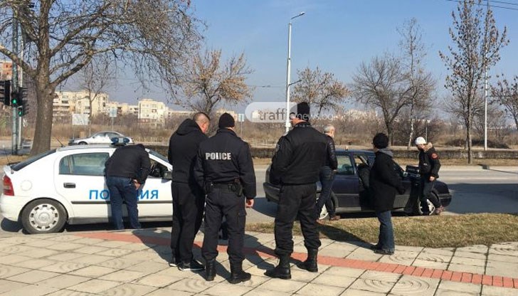 Личните карти са били предназначени за бежанци