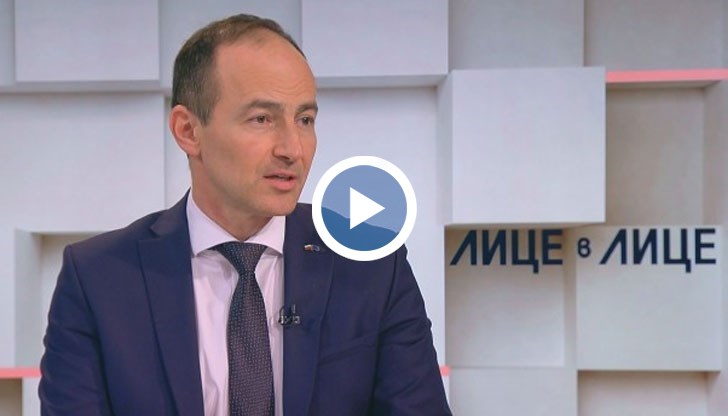 "Свободата е само на едно поколение от изчезване", припомни евродепутатът