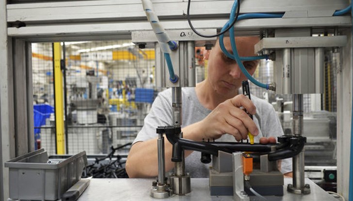 В началото компанията ще наеме 500 души, а на по-късен етап техният брой ще се удвои В началото компанията ще наеме 500 души, а на по-късен етап техният брой ще се удвои