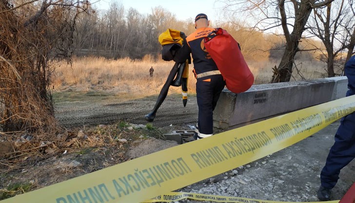 Рибар е видял трупът, който се е носил по течението на реката