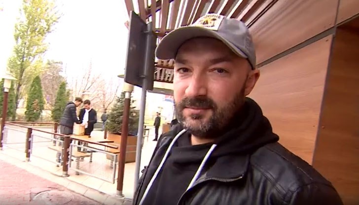 37-годишният Ивайло Николов е част от компания, която купува, продава и транспортира кучета по цял свят 37-годишният Ивайло Николов е част от компания, която купува, продава и транспортира кучета по цял свят